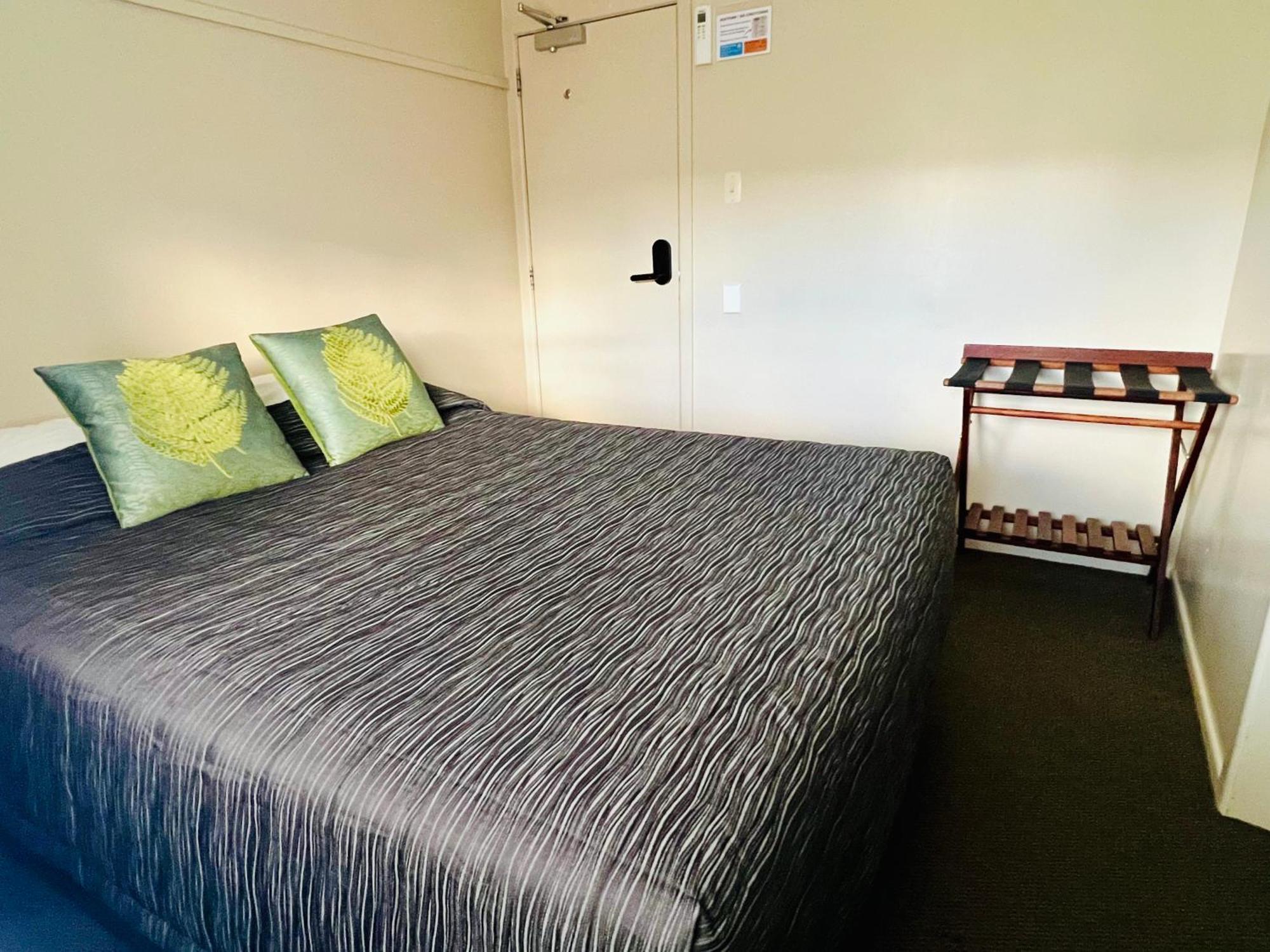 Seagulls Guesthouse Mount Maunganui Exterior photo