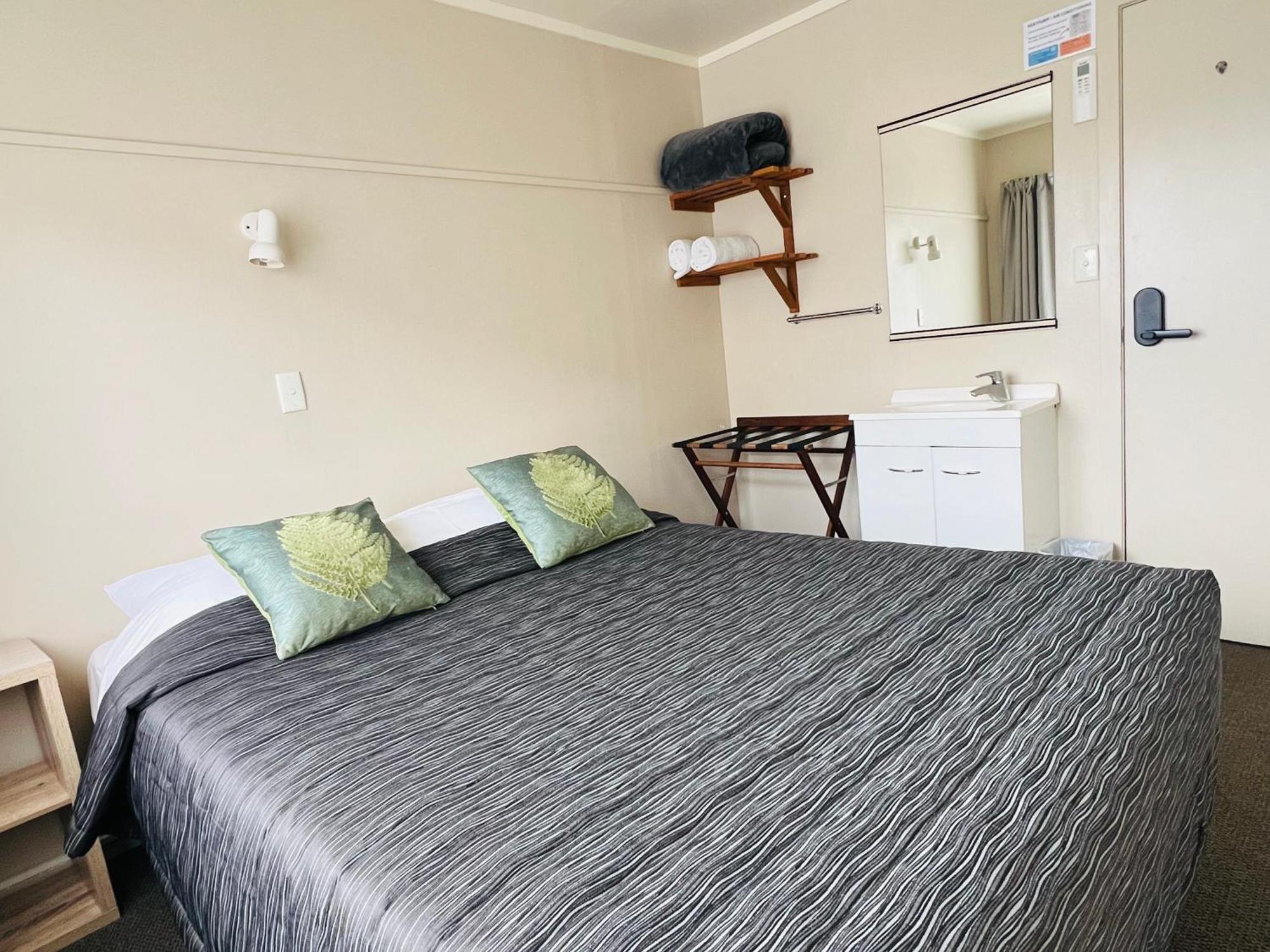 Seagulls Guesthouse Mount Maunganui Exterior photo