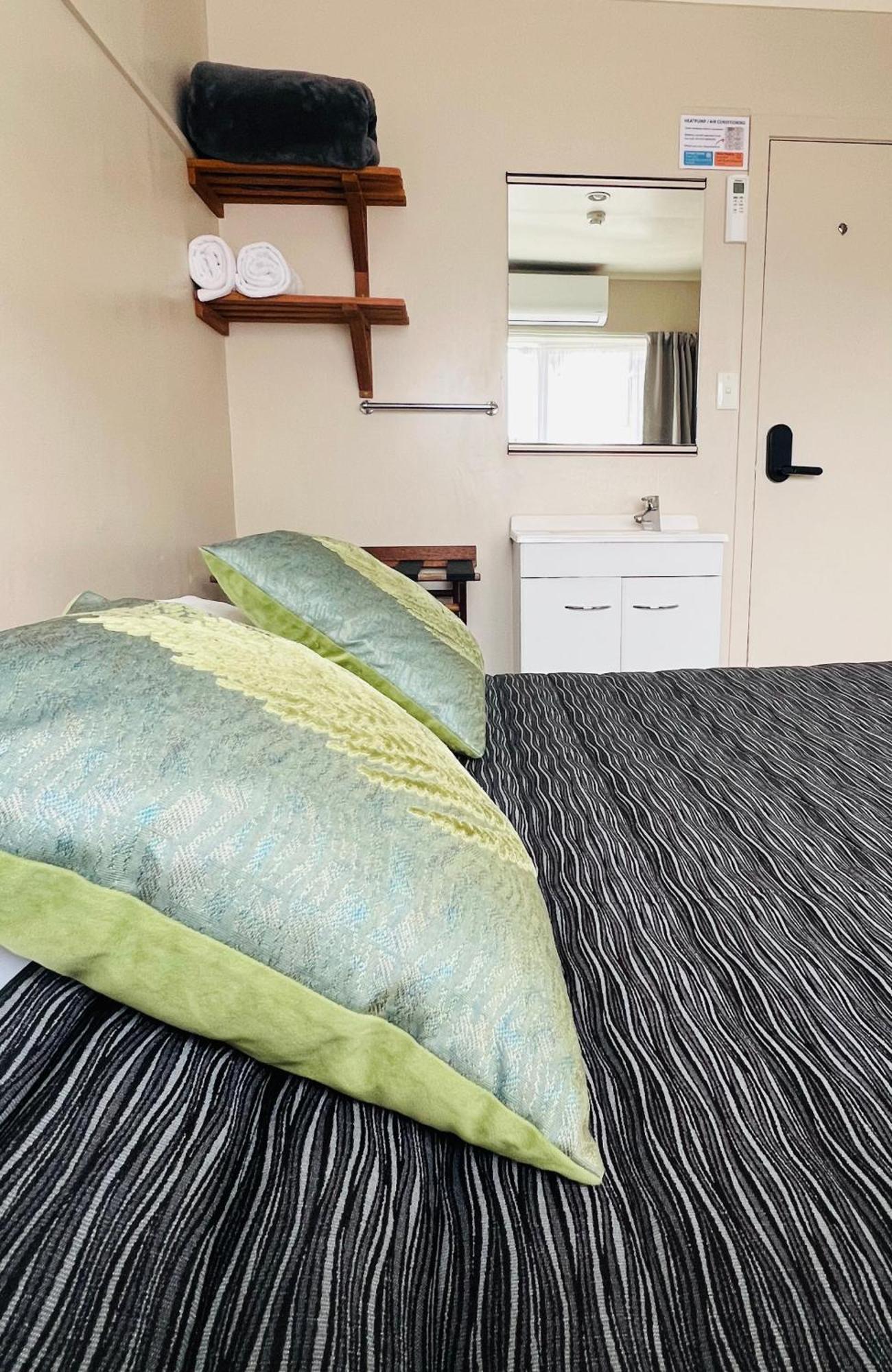 Seagulls Guesthouse Mount Maunganui Exterior photo