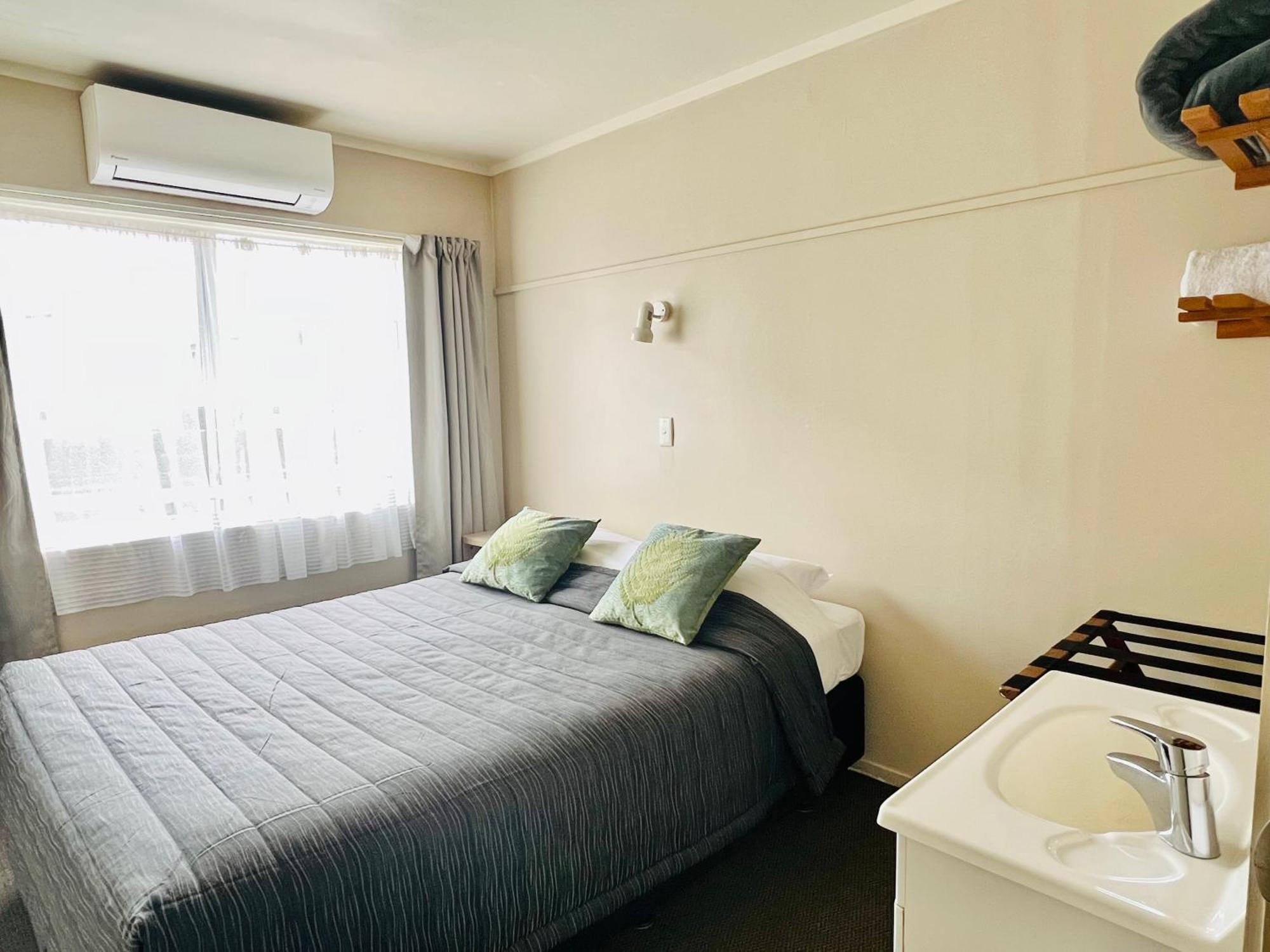 Seagulls Guesthouse Mount Maunganui Exterior photo