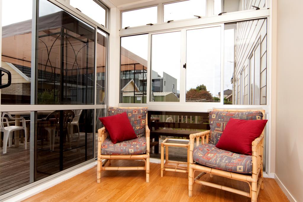 Seagulls Guesthouse Mount Maunganui Exterior photo