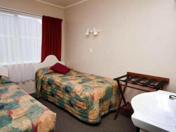 Seagulls Guesthouse Mount Maunganui Exterior photo